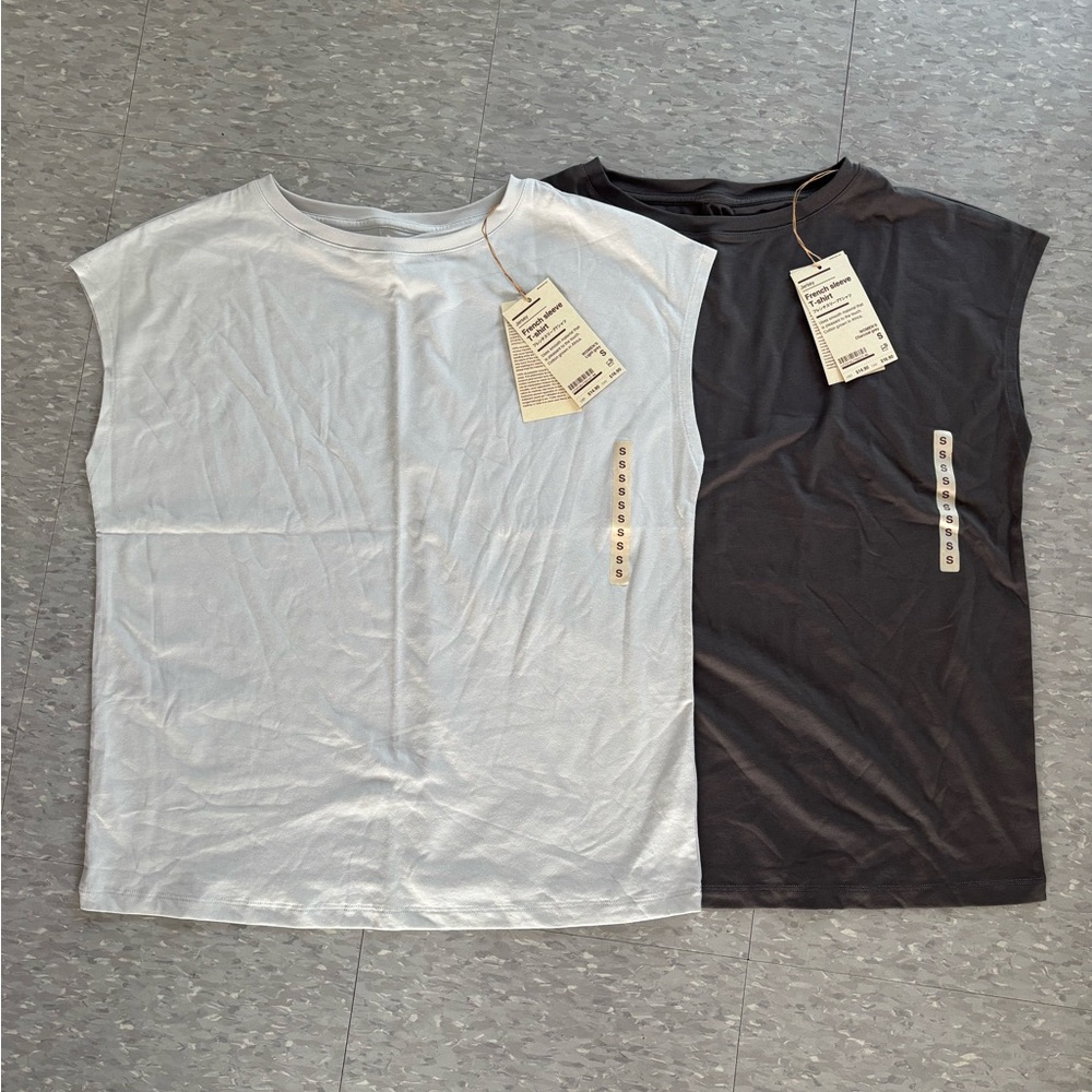 Set of Muji French sleeve tees in pale gray & dark gray